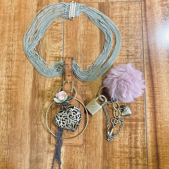 Louis Vuitton Tag and Lock (226) “A Thousand Years” - Picture 6 of 16